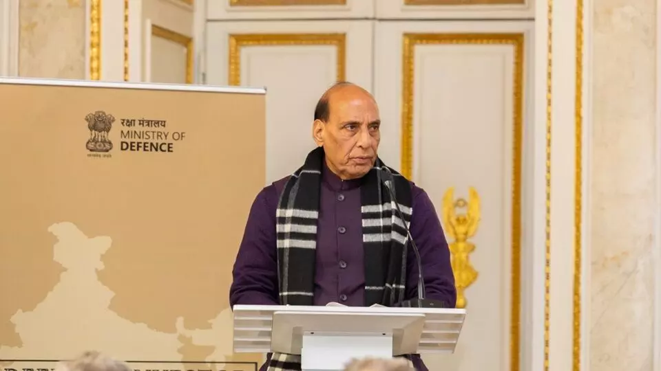 Rajnath Singh: ఉగ్రవాదంపై ద్వంద్వ ప్రమాణాలకు చోటు లేదు: రాజ్నాథ్ సింగ్ Rajnath Singh: ఉగ్రవాదంపై ద్వంద్వ ప్రమాణాలకు చోటు లేదు: రాజ్నాథ్ సింగ్