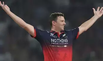 Josh Hazlewood: సరికొత్త రికార్డు సృష్టించిన జోష్ హేజిల్వుడ్ Josh Hazlewood: సరికొత్త రికార్డు సృష్టించిన జోష్ హేజిల్వుడ్