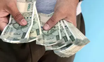 No Salary : ఉద్యోగులకు అలర్ట్.. మే 1న మీ ఖాతాల్లోకి జీతం రాదు.. ఎందుకో తెలుసా? No Salary : ఉద్యోగులకు అలర్ట్.. మే 1న మీ ఖాతాల్లోకి జీతం రాదు.. ఎందుకో తెలుసా?