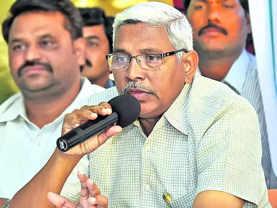 M. Kodandaram: మంత్రి పదవి ఆఫర్ చేయలేదు… భయ రాజకీయాలపై కొదండరాం తీవ్ర విమర్శలు M. Kodandaram: మంత్రి పదవి ఆఫర్ చేయలేదు… భయ రాజకీయాలపై కొదండరాం తీవ్ర విమర్శలు