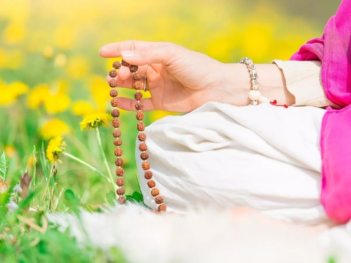 Want Peace of Mind: మనశ్శాంతి కావాలా? రోజూ ఈ 3 మంత్రాలను పఠిస్తే మీ జీవితం మారిపోతుంది! Want Peace of Mind: మనశ్శాంతి కావాలా? రోజూ ఈ 3 మంత్రాలను పఠిస్తే మీ జీవితం మారిపోతుంది!