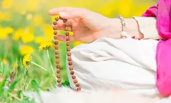 Want Peace of Mind: మనశ్శాంతి కావాలా? రోజూ ఈ 3 మంత్రాలను పఠిస్తే మీ జీవితం మారిపోతుంది! Want Peace of Mind: మనశ్శాంతి కావాలా? రోజూ ఈ 3 మంత్రాలను పఠిస్తే మీ జీవితం మారిపోతుంది!
