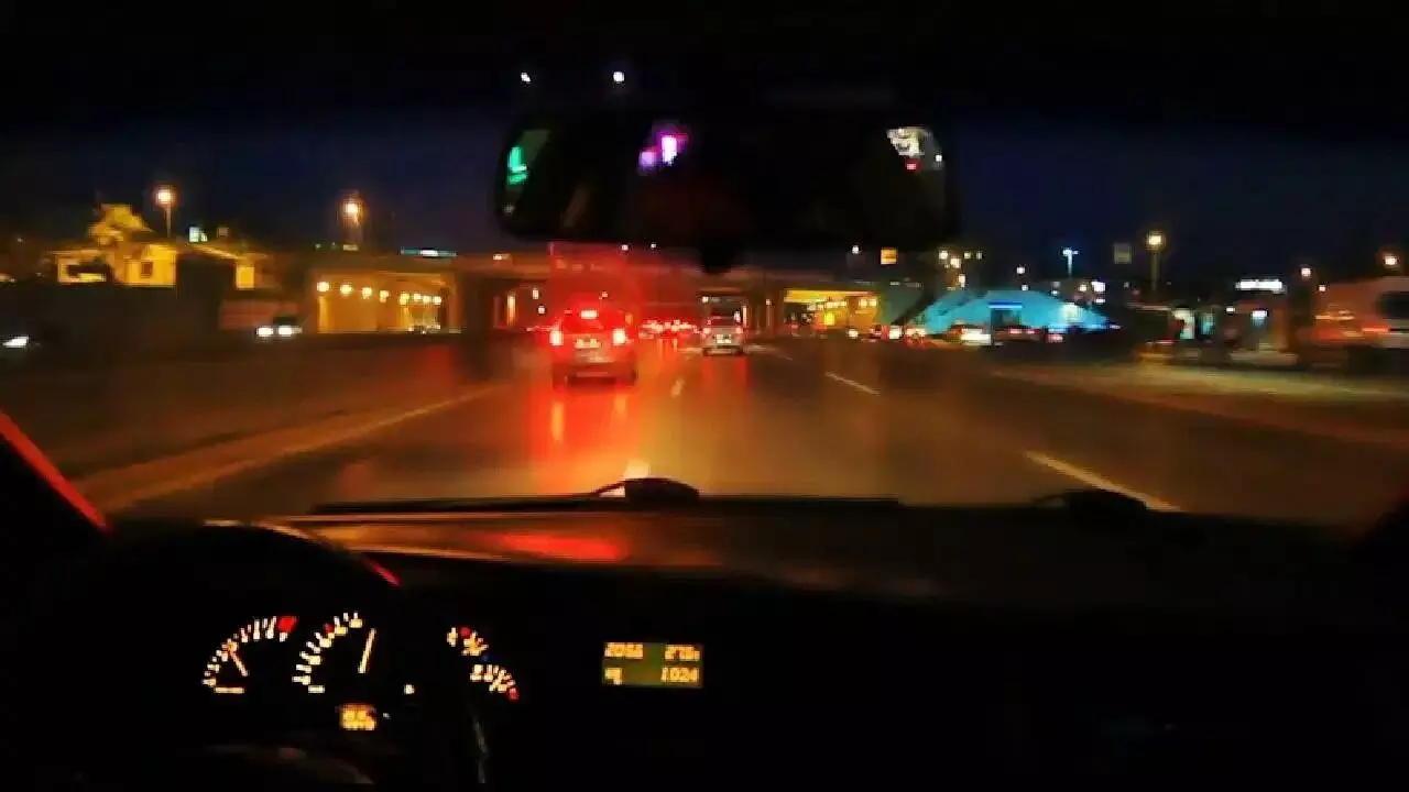 Safe Night Driving Tips : నైట్ డ్రైవింగ్ అంటే భయమా? ఈ సింపుల్ టిప్స్ పాటిస్తే మీ ప్రయాణం సేఫ్ అండ్ హ్యాపీ Safe Night Driving Tips : నైట్ డ్రైవింగ్ అంటే భయమా? ఈ సింపుల్ టిప్స్ పాటిస్తే మీ ప్రయాణం సేఫ్ అండ్ హ్యాపీ