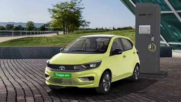 Electric Cars : 500 కిలోమీటర్ల ప్రయాణం అయినా ఖర్చు కేవలం వందల్లోనే.. ఎలక్ట్రిక్ కారు అసలు లెక్క ఇదే Electric Cars : 500 కిలోమీటర్ల ప్రయాణం అయినా ఖర్చు కేవలం వందల్లోనే.. ఎలక్ట్రిక్ కారు అసలు లెక్క ఇదే