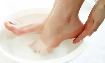 Washing Feet Before Bed: నిద్రపోయే ముందు కాళ్లు కడుక్కుంటున్నారా? ఈ చిన్న అలవాటు వెనుక ఉన్న భారీ లాభాలు.. Washing Feet Before Bed: నిద్రపోయే ముందు కాళ్లు కడుక్కుంటున్నారా? ఈ చిన్న అలవాటు వెనుక ఉన్న భారీ లాభాలు..