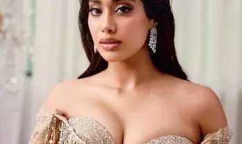 Boney Kapoor Clarifies: జాన్వీ కపూర్ పెళ్లి వార్తలపై బోనీ కపూర్ క్లారిటీ.. ఆ వార్తలన్నీ పుకార్లే. Boney Kapoor Clarifies: జాన్వీ కపూర్ పెళ్లి వార్తలపై బోనీ కపూర్ క్లారిటీ.. ఆ వార్తలన్నీ పుకార్లే.