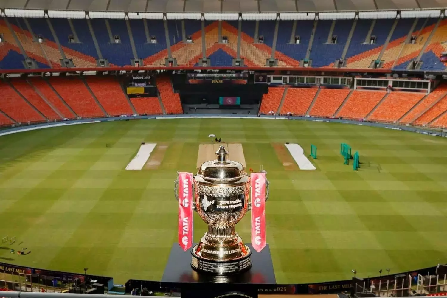 Indian Premier League Final: బెంగళూరు నుంచి అహ్మదాబాద్కు ఐపీఎల్ ఫైనల్.. అసలు కారణం ఇదే! Indian Premier League Final: బెంగళూరు నుంచి అహ్మదాబాద్కు ఐపీఎల్ ఫైనల్.. అసలు కారణం ఇదే!