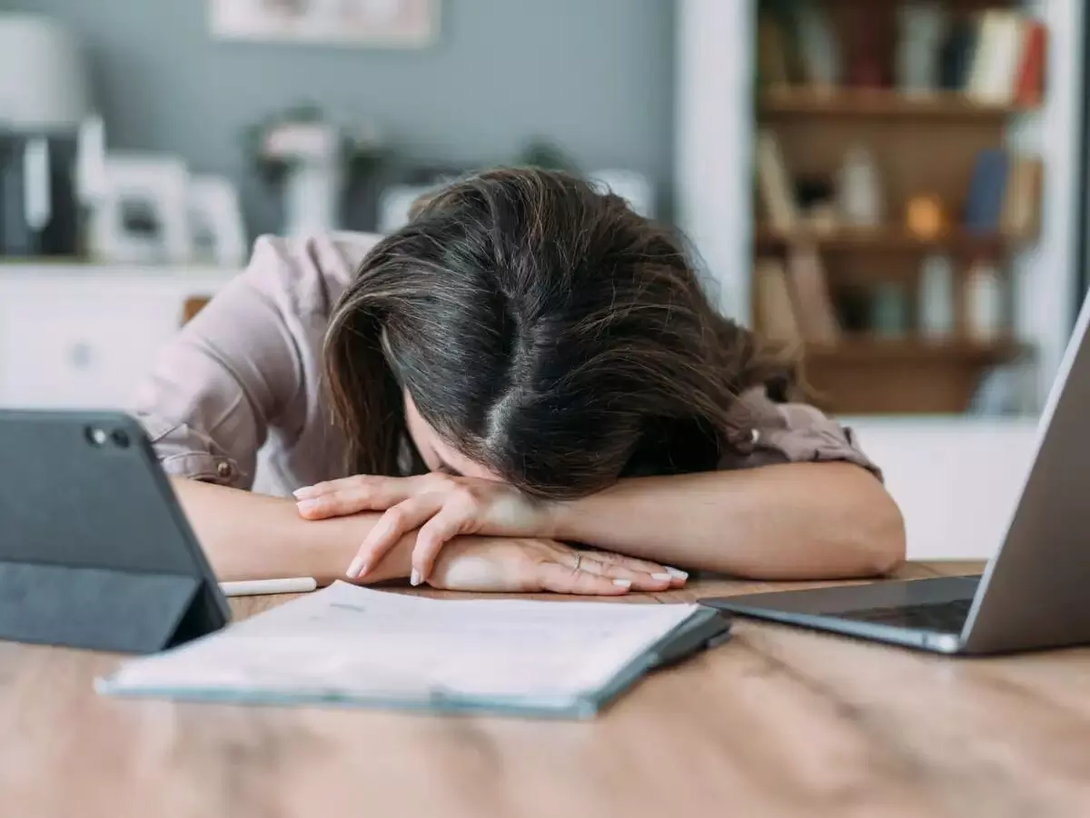 Afternoon Napping Increase Death Risk: మధ్యాహ్నం కునుకు తీస్తే మరణం ముప్పు తప్పదా? తాజా అధ్యయనంలో సంచలన విషయాలు! Afternoon Napping Increase Death Risk: మధ్యాహ్నం కునుకు తీస్తే మరణం ముప్పు తప్పదా? తాజా అధ్యయనంలో సంచలన విషయాలు!
