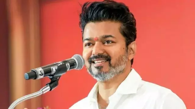 Thalapathy Vijay : తమిళనాడులో విజయ్ ప్రభంజనం.. హామీల లెక్క తేలింది.. అమలు చేస్తే బడ్జెట్ తలకిందులేనా? Thalapathy Vijay : తమిళనాడులో విజయ్ ప్రభంజనం.. హామీల లెక్క తేలింది.. అమలు చేస్తే బడ్జెట్ తలకిందులేనా?