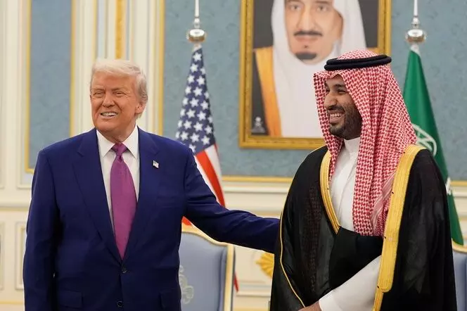 Saudi Arabia Effect: సౌదీ ఎఫెక్ట్.. హర్మూజ్లో నేవల్ ఎస్కార్ట్ను తాత్కాలికంగా నిలిపేసిన ట్రంప్ Saudi Arabia Effect: సౌదీ ఎఫెక్ట్.. హర్మూజ్లో నేవల్ ఎస్కార్ట్ను తాత్కాలికంగా నిలిపేసిన ట్రంప్
