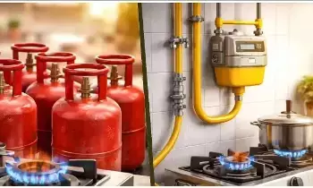 LPG : రెండు రోజుల్లో 87 లక్షల సిలిండర్ల డెలివరీ.. గ్యాస్ కొరత పై కేంద్రం క్లారిటీ LPG : రెండు రోజుల్లో 87 లక్షల సిలిండర్ల డెలివరీ.. గ్యాస్ కొరత పై కేంద్రం క్లారిటీ