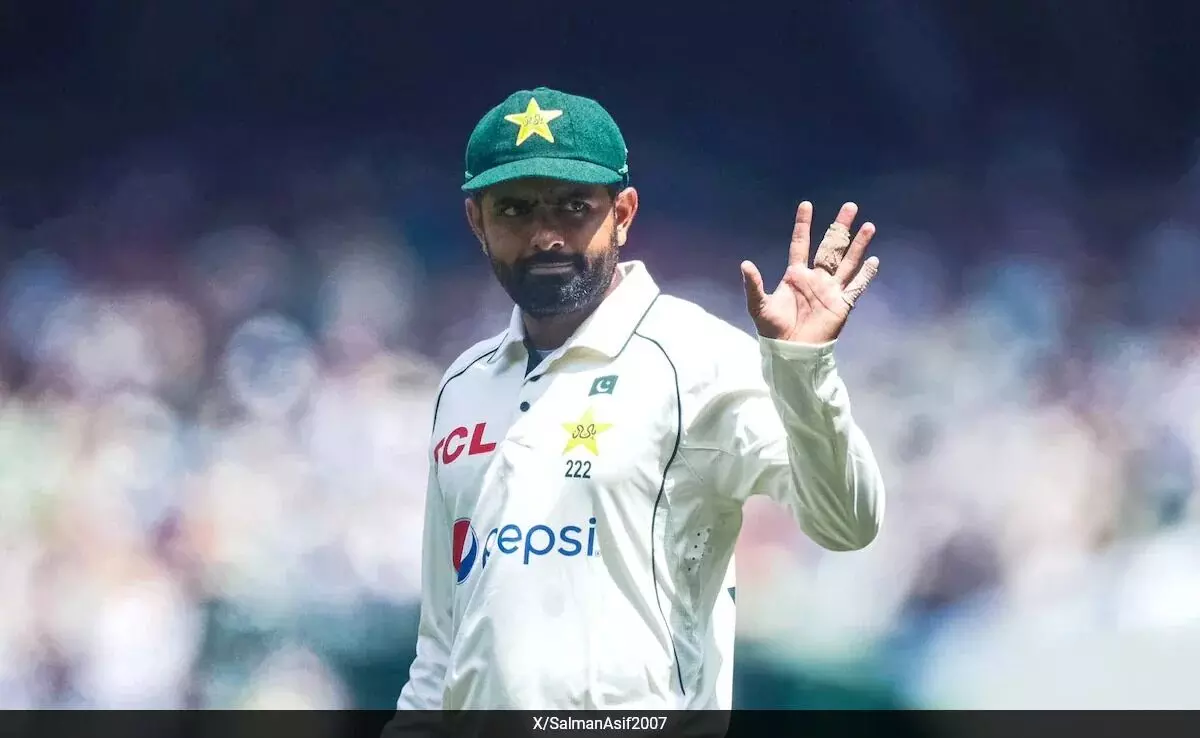 Major Blow for Pakistan national cricket team: పాకిస్థాన్కు భారీ ఎదురుదెబ్బ: బంగ్లాదేశ్తో తొలి టెస్టుకు బాబర్ ఆజం దూరం! Major Blow for Pakistan national cricket team: పాకిస్థాన్కు భారీ ఎదురుదెబ్బ: బంగ్లాదేశ్తో తొలి టెస్టుకు బాబర్ ఆజం దూరం!