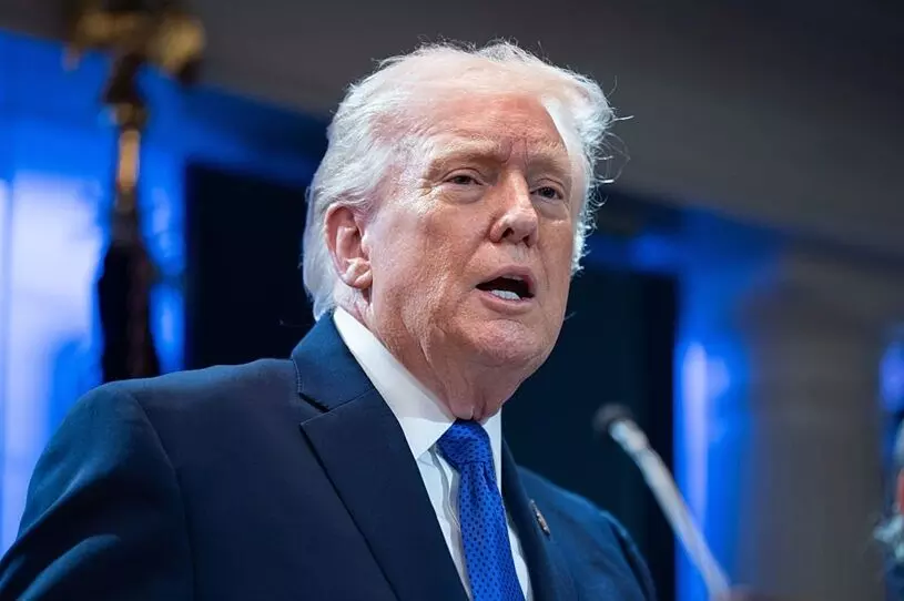 Donald Trump: టారిఫ్లపై ట్రంప్కు మరో ఎదురుదెబ్బ.. అమెరికా ఫెడరల్ కోర్టు కీలక తీర్పు: 10% ప్రపంచ సుంకాలు చట్టవిరుద్ధం Donald Trump: టారిఫ్లపై ట్రంప్కు మరో ఎదురుదెబ్బ.. అమెరికా ఫెడరల్ కోర్టు కీలక తీర్పు: 10% ప్రపంచ సుంకాలు చట్టవిరుద్ధం