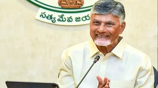 N. Chandrababu Naidu Urges: మెరుగైన పాలనకు కలెక్టర్లు వినూత్న ఆలోచనలతో ముందుకు రావాలి: సీఎం చంద్రబాబు N. Chandrababu Naidu Urges: మెరుగైన పాలనకు కలెక్టర్లు వినూత్న ఆలోచనలతో ముందుకు రావాలి: సీఎం చంద్రబాబు