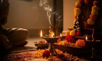 Lamp Goes Out During Worship: పూజ చేసేటప్పుడు దీపం ఆరిపోతే ఏం జరుగుతుంది? Lamp Goes Out During Worship: పూజ చేసేటప్పుడు దీపం ఆరిపోతే ఏం జరుగుతుంది?