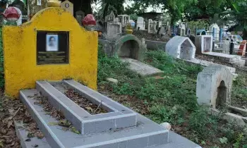 Women Avoid Cremation Grounds: స్త్రీలు శ్మశానానికి వెళ్లకూడదా? గరుడ పురాణం ఏం చెబుతోంది? Women Avoid Cremation Grounds: స్త్రీలు శ్మశానానికి వెళ్లకూడదా? గరుడ పురాణం ఏం చెబుతోంది?