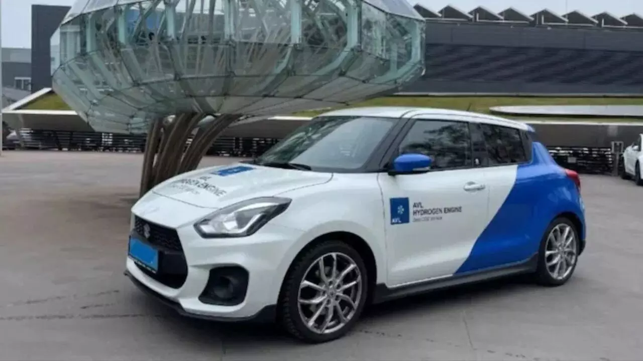 Suzuki Swift : హైడ్రోజన్ స్విఫ్ట్ వచ్చేసింది.. పెట్రోల్ అవసరమే లేదు.. సరికొత్త టెక్నాలజీతో సుజుకి సంచలనం Suzuki Swift : హైడ్రోజన్ స్విఫ్ట్ వచ్చేసింది.. పెట్రోల్ అవసరమే లేదు.. సరికొత్త టెక్నాలజీతో సుజుకి సంచలనం