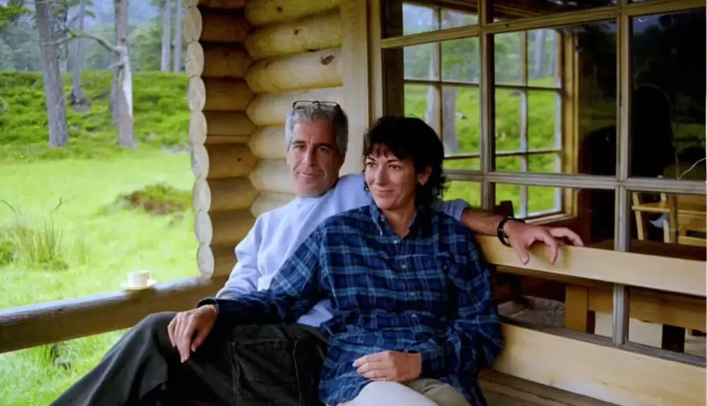 Trump-Epstein Memorial Reading Room: ఎప్స్టీన్ ఫైల్స్పై ప్రజలకు ప్రత్యక్ష ప్రాప్యత: న్యూయార్క్లో ట్రంప్-ఎప్స్టీన్ మెమోరియల్ రీడింగ్ రూమ్ ఏర్పాటు Trump-Epstein Memorial Reading Room: ఎప్స్టీన్ ఫైల్స్పై ప్రజలకు ప్రత్యక్ష ప్రాప్యత: న్యూయార్క్లో ట్రంప్-ఎప్స్టీన్ మెమోరియల్ రీడింగ్ రూమ్ ఏర్పాటు