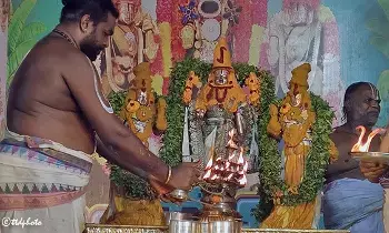 Srinivasa Mangapuram Sri Kalyana Venkateswara Swamy: భక్తులను మంత్రముగ్ధులను చేసిన శ్రీవారి స్వర్ణరథోత్సవం Srinivasa Mangapuram Sri Kalyana Venkateswara Swamy: భక్తులను మంత్రముగ్ధులను చేసిన శ్రీవారి స్వర్ణరథోత్సవం