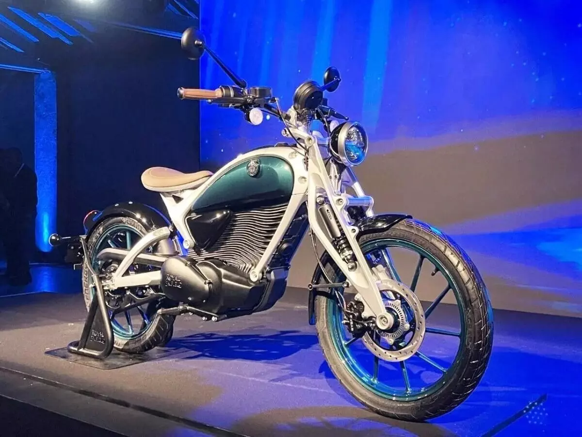 Royal Enfield : మార్కెట్లో రాయల్ ఎన్ఫీల్డ్ సునామీ.. ఒక్కటి కాదు మార్కెట్లోకి ఏకంగా డజను కొత్త బైకులు Royal Enfield : మార్కెట్లో రాయల్ ఎన్ఫీల్డ్ సునామీ.. ఒక్కటి కాదు మార్కెట్లోకి ఏకంగా డజను కొత్త బైకులు
