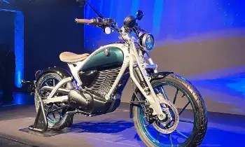 Royal Enfield : మార్కెట్లో రాయల్ ఎన్ఫీల్డ్ సునామీ.. ఒక్కటి కాదు మార్కెట్లోకి ఏకంగా డజను కొత్త బైకులు Royal Enfield : మార్కెట్లో రాయల్ ఎన్ఫీల్డ్ సునామీ.. ఒక్కటి కాదు మార్కెట్లోకి ఏకంగా డజను కొత్త బైకులు