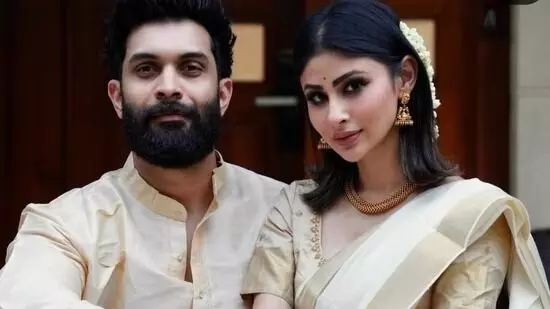 Mouni Roy Shares Emotional Post: విడాకుల రూమర్లు: మా ప్రైవసీని గౌరవించండి అంటూ మౌనీ రాయ్ ఎమోషనల్ పోస్ట్ Mouni Roy Shares Emotional Post: విడాకుల రూమర్లు: మా ప్రైవసీని గౌరవించండి అంటూ మౌనీ రాయ్ ఎమోషనల్ పోస్ట్