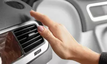 Car AC Cooling Tips : కార్ ఏసీ ఆన్ చేసినా చెమటలు పడుతున్నాయా? కారును సర్వీస్ సెంటర్కు తీసుకెళ్లే ముందు ఇలా చేయండి Car AC Cooling Tips : కార్ ఏసీ ఆన్ చేసినా చెమటలు పడుతున్నాయా? కారును సర్వీస్ సెంటర్కు తీసుకెళ్లే ముందు ఇలా చేయండి