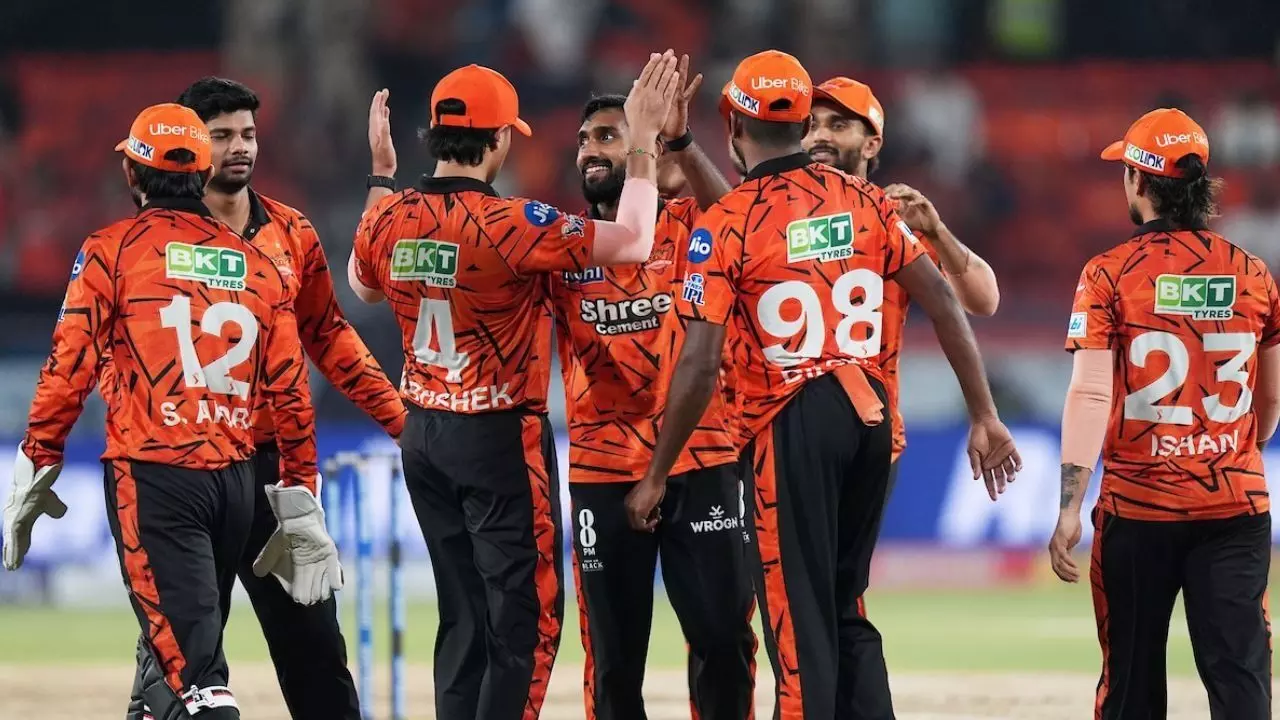 IPL 2026: సన్రైజర్స్కు అసలైన పరీక్ష ముందుంది.. ప్లేఆఫ్స్ రేసుపై కైఫ్ కీలక వ్యాఖ్యలు IPL 2026: సన్రైజర్స్కు అసలైన పరీక్ష ముందుంది.. ప్లేఆఫ్స్ రేసుపై కైఫ్ కీలక వ్యాఖ్యలు