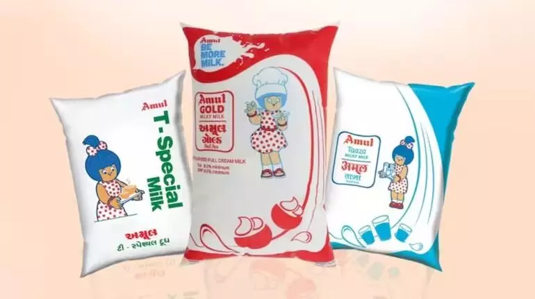 Amul Milk Price : షాకిచ్చిన అమూల్.. లీటరుకు రూ.2 అదనపు భారం.. సామాన్యుడి బడ్జెట్ అస్తవ్యస్తం Amul Milk Price : షాకిచ్చిన అమూల్.. లీటరుకు రూ.2 అదనపు భారం.. సామాన్యుడి బడ్జెట్ అస్తవ్యస్తం