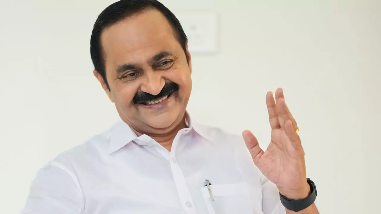 New Chief Minister of Kerala: వీడిన ఉత్కంఠ.. కేరళకు కొత్త సీఎం వీడీ సతీశన్ New Chief Minister of Kerala: వీడిన ఉత్కంఠ.. కేరళకు కొత్త సీఎం వీడీ సతీశన్