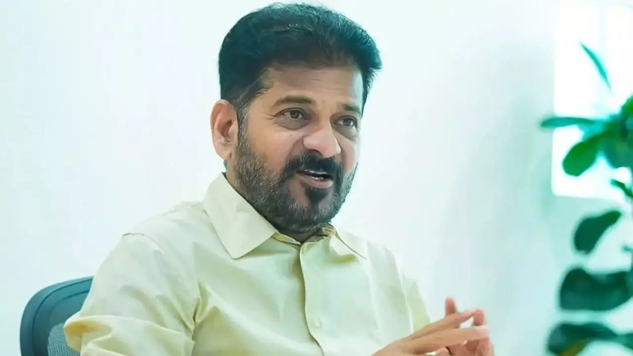 Telangana CM Revanth Reddy: 2034 తర్వాత జాతీయ రాజకీయాల్లోకి.. అప్పటి వరకు సీఎంగానే: తెలంగాణ ముఖ్యమంత్రి ఎ. రేవంత్రెడ్డి Telangana CM Revanth Reddy: 2034 తర్వాత జాతీయ రాజకీయాల్లోకి.. అప్పటి వరకు సీఎంగానే: తెలంగాణ ముఖ్యమంత్రి ఎ. రేవంత్రెడ్డి