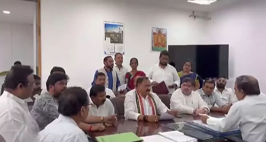 Mahesh Kumar Goud: ఎస్ఐఆర్ను హడావిడిగా చేయాల్సిన అవసరం లేదు: మహేశ్కుమార్ గౌడ్ Mahesh Kumar Goud: ఎస్ఐఆర్ను హడావిడిగా చేయాల్సిన అవసరం లేదు: మహేశ్కుమార్ గౌడ్