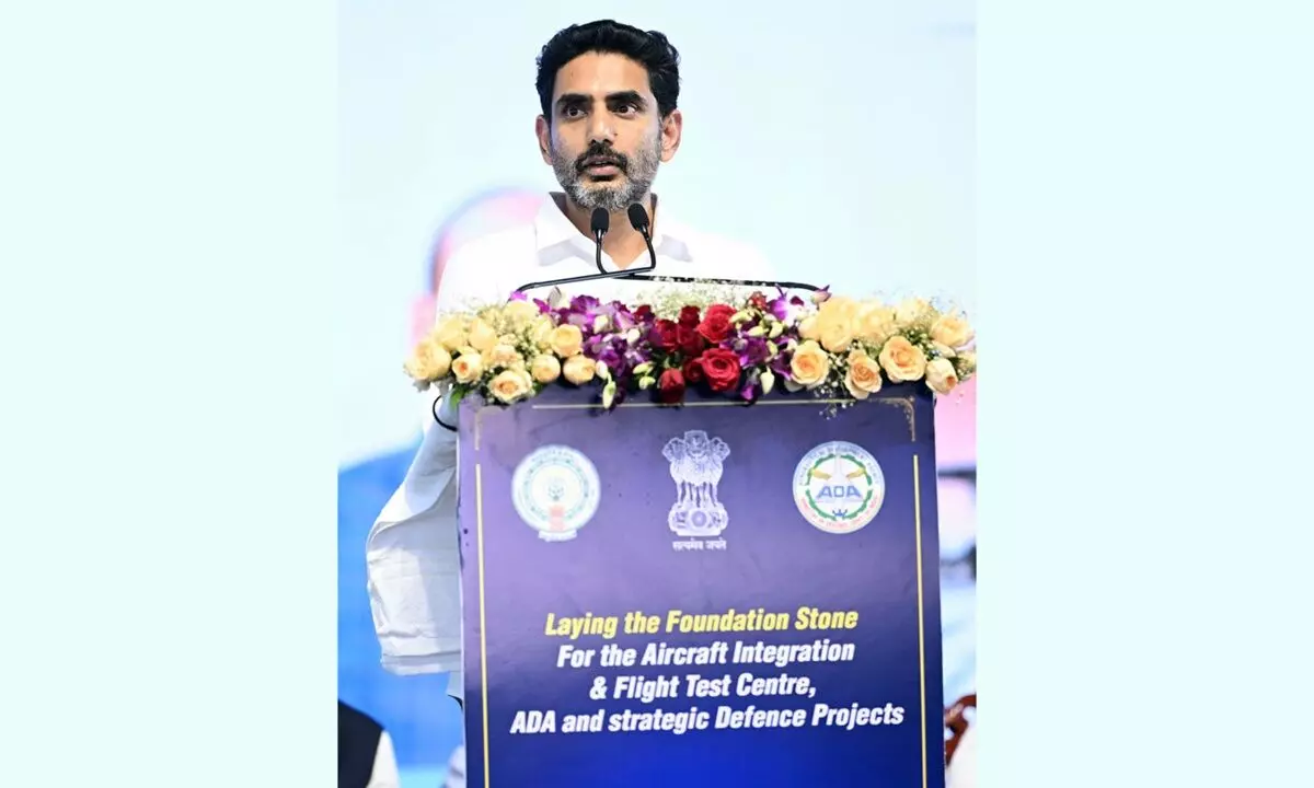 Minister Nara Lokesh: త్వరలో కర్నూలుకు హైకోర్టు బెంచ్.. ఎన్డీఏకు రుణం తీర్చుకుంటున్నాం: మంత్రి నారా లోకేశ్ Minister Nara Lokesh: త్వరలో కర్నూలుకు హైకోర్టు బెంచ్.. ఎన్డీఏకు రుణం తీర్చుకుంటున్నాం: మంత్రి నారా లోకేశ్