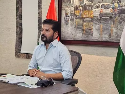CM Revanth Reddy: రేవంత్రెడ్డి: పెట్రోల్-డీజిల్ ధరల పెంపు విశ్వాసఘాతకం.. బండి సంజయ్ తక్షణం కుమారుడిని అప్పగించాలి CM Revanth Reddy: రేవంత్రెడ్డి: పెట్రోల్-డీజిల్ ధరల పెంపు విశ్వాసఘాతకం.. బండి సంజయ్ తక్షణం కుమారుడిని అప్పగించాలి
