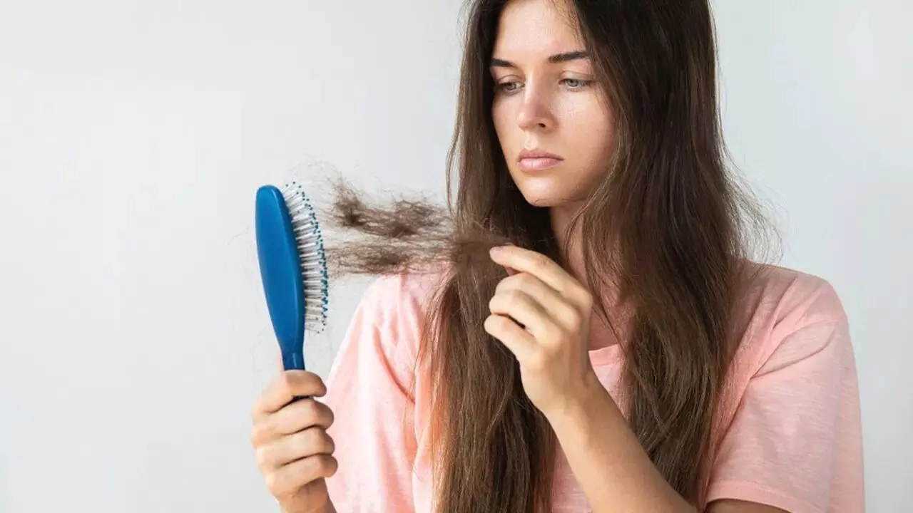 Protect Your Hair from Pollution Damage: కాలుష్యం వల్ల జుట్టు పాడుకాకుండా ఉండాలంటే..ఈ తప్పులు అస్సలు చేయకండి! Protect Your Hair from Pollution Damage: కాలుష్యం వల్ల జుట్టు పాడుకాకుండా ఉండాలంటే..ఈ తప్పులు అస్సలు చేయకండి!