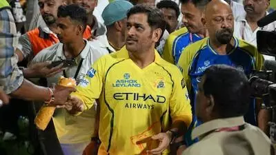 MS Dhoni’s Reply: ఐపీఎల్ 2027పై సురేష్ రైనా అభ్యర్థన: ఎంఎస్ ధోని సమాధానంతో రిటైర్మెంట్ చర్చలు MS Dhoni’s Reply: ఐపీఎల్ 2027పై సురేష్ రైనా అభ్యర్థన: ఎంఎస్ ధోని సమాధానంతో రిటైర్మెంట్ చర్చలు