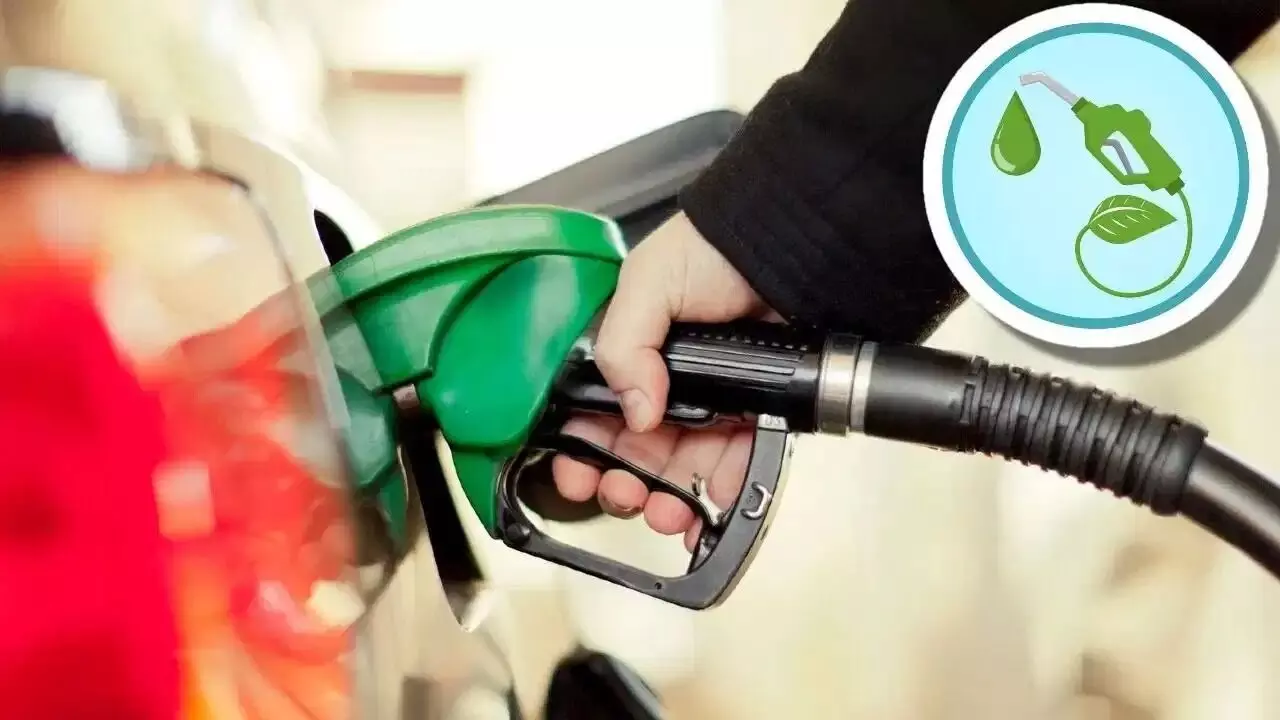 Ethanol Blending : ఇక ఇంధనంలో 30% ఇథనాల్.. పెట్రోల్ రేట్లకు బ్రేక్ వేసేందుకు కేంద్రం మాస్టర్ ప్లాన్ Ethanol Blending : ఇక ఇంధనంలో 30% ఇథనాల్.. పెట్రోల్ రేట్లకు బ్రేక్ వేసేందుకు కేంద్రం మాస్టర్ ప్లాన్