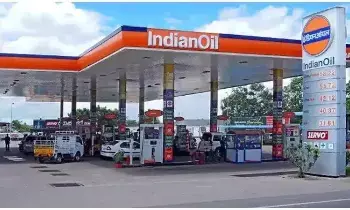 Petrol Price Hike : లీటరు పెట్రోల్, డీజిల్పై రూ.4 పెంపు.. రోజుకు రూ.1,000 కోట్ల నష్టం ఎవరికో తెలుసా? Petrol Price Hike : లీటరు పెట్రోల్, డీజిల్పై రూ.4 పెంపు.. రోజుకు రూ.1,000 కోట్ల నష్టం ఎవరికో తెలుసా?