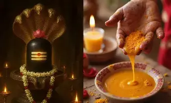 Turmeric Never Be Offered to a Shiva Lingam: శివలింగానికి పొరపాటున కూడా పసుపు ఎందుకు సమర్పించకూడదు? దీని వెనుక ఉన్న అసలు కారణాలు ఇవే.. Turmeric Never Be Offered to a Shiva Lingam: శివలింగానికి పొరపాటున కూడా పసుపు ఎందుకు సమర్పించకూడదు? దీని వెనుక ఉన్న అసలు కారణాలు ఇవే..