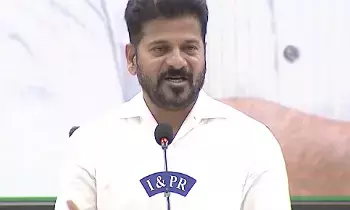 CM A. Revanth Reddy:  క్యూర్‌లో 1,500 ఎకరాల్లో డేటా సిటీ.. హైదరాబాద్ వెలుపల జీసీసీలు, జిల్లాల్లోకి ఐటీ విస్తరణ : ముఖ్యమంత్రి ఎ. రేవంత్ రెడ్డి