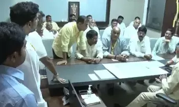 CM Chandrababu Instructs: మహానాడులో కార్యకర్తలకు పెద్దపీట వేయాలని సీఎం  చంద్రబాబు సూచనలు
