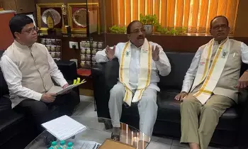 Tummala Nageswara Rao Appeals to Shivraj Singh Chouhan: కేంద్ర పథకాల సాయం పెంచాలి: తుమ్మల నాగేశ్వరరావు, శివరాజ్ సింగ్ చౌహాన్కు వినతి Tummala Nageswara Rao Appeals to Shivraj Singh Chouhan: కేంద్ర పథకాల సాయం పెంచాలి: తుమ్మల నాగేశ్వరరావు, శివరాజ్ సింగ్ చౌహాన్కు వినతి
