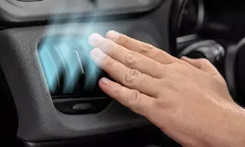 Car AC Tips : కారు ఎక్కిన వెంటనే ఏసీ ఆన్ చేస్తున్నారా.. అయితే మీరు డేంజర్లో పడ్డట్లే Car AC Tips : కారు ఎక్కిన వెంటనే ఏసీ ఆన్ చేస్తున్నారా.. అయితే మీరు డేంజర్లో పడ్డట్లే