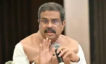 Union Education Minister Dharmendra Pradhan: నీట్: కట్టుదిట్టంగా రీ-నీట్ నిర్వహిస్తాం: కేంద్ర విద్యాశాఖ మంత్రి ధర్మేంద్ర ప్రధాన్ Union Education Minister Dharmendra Pradhan: నీట్: కట్టుదిట్టంగా రీ-నీట్ నిర్వహిస్తాం: కేంద్ర విద్యాశాఖ మంత్రి ధర్మేంద్ర ప్రధాన్