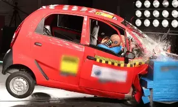 Car Safety Ratings : కారుకు 5 స్టార్ సేఫ్టీ రేటింగ్ ఊరికే రాదు.. గుండె గల్లంతయ్యేలా చేసే ఆ కఠినమైన పరీక్షలు ఇవే Car Safety Ratings : కారుకు 5 స్టార్ సేఫ్టీ రేటింగ్ ఊరికే రాదు.. గుండె గల్లంతయ్యేలా చేసే ఆ కఠినమైన పరీక్షలు ఇవే