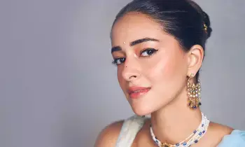Netizens Troll Ananya Panday: అనన్యా పాండే భరతనాట్యంపై నెటిజన్ల ట్రోలింగ్.. సోషల్ మీడియాలో మీమ్స్ హల్చల్ Netizens Troll Ananya Panday: అనన్యా పాండే భరతనాట్యంపై నెటిజన్ల ట్రోలింగ్.. సోషల్ మీడియాలో మీమ్స్ హల్చల్