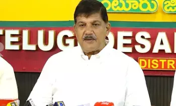 Dhulipalla Narendra: ధూళిపాళ్ల నరేంద్ర: కులాల మధ్య చిచ్చుపెట్టడమే వైకాపా నేతల ఏకైక అజెండా Dhulipalla Narendra: ధూళిపాళ్ల నరేంద్ర: కులాల మధ్య చిచ్చుపెట్టడమే వైకాపా నేతల ఏకైక అజెండా