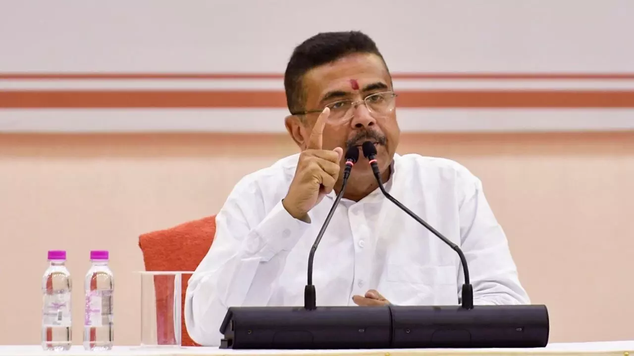CM Suvendu Issues Strong Warning: వెళ్లగొట్టకముందే పారిపోండి: అక్రమ వలసదారులకు సీఎం సువేందు హెచ్చరిక CM Suvendu Issues Strong Warning: వెళ్లగొట్టకముందే పారిపోండి: అక్రమ వలసదారులకు సీఎం సువేందు హెచ్చరిక