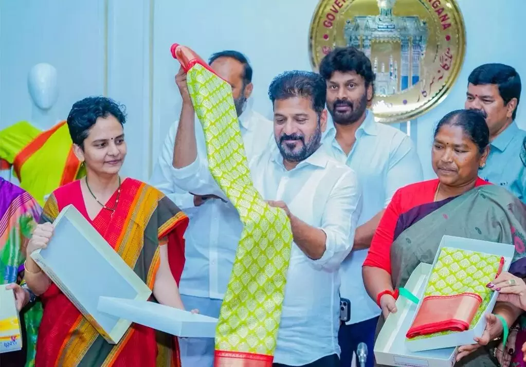 Mahila Shakti Super Bazaars: మహిళా శక్తి సూపర్ బజార్లు: రాష్ట్రవ్యాప్తంగా 119 బజార్లు Mahila Shakti Super Bazaars: మహిళా శక్తి సూపర్ బజార్లు: రాష్ట్రవ్యాప్తంగా 119 బజార్లు