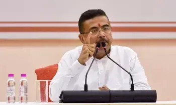 CM Suvendu Issues Strong Warning: వెళ్లగొట్టకముందే పారిపోండి: అక్రమ వలసదారులకు సీఎం సువేందు హెచ్చరిక CM Suvendu Issues Strong Warning: వెళ్లగొట్టకముందే పారిపోండి: అక్రమ వలసదారులకు సీఎం సువేందు హెచ్చరిక
